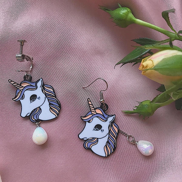 Unicorn Earrings - ApolloBox